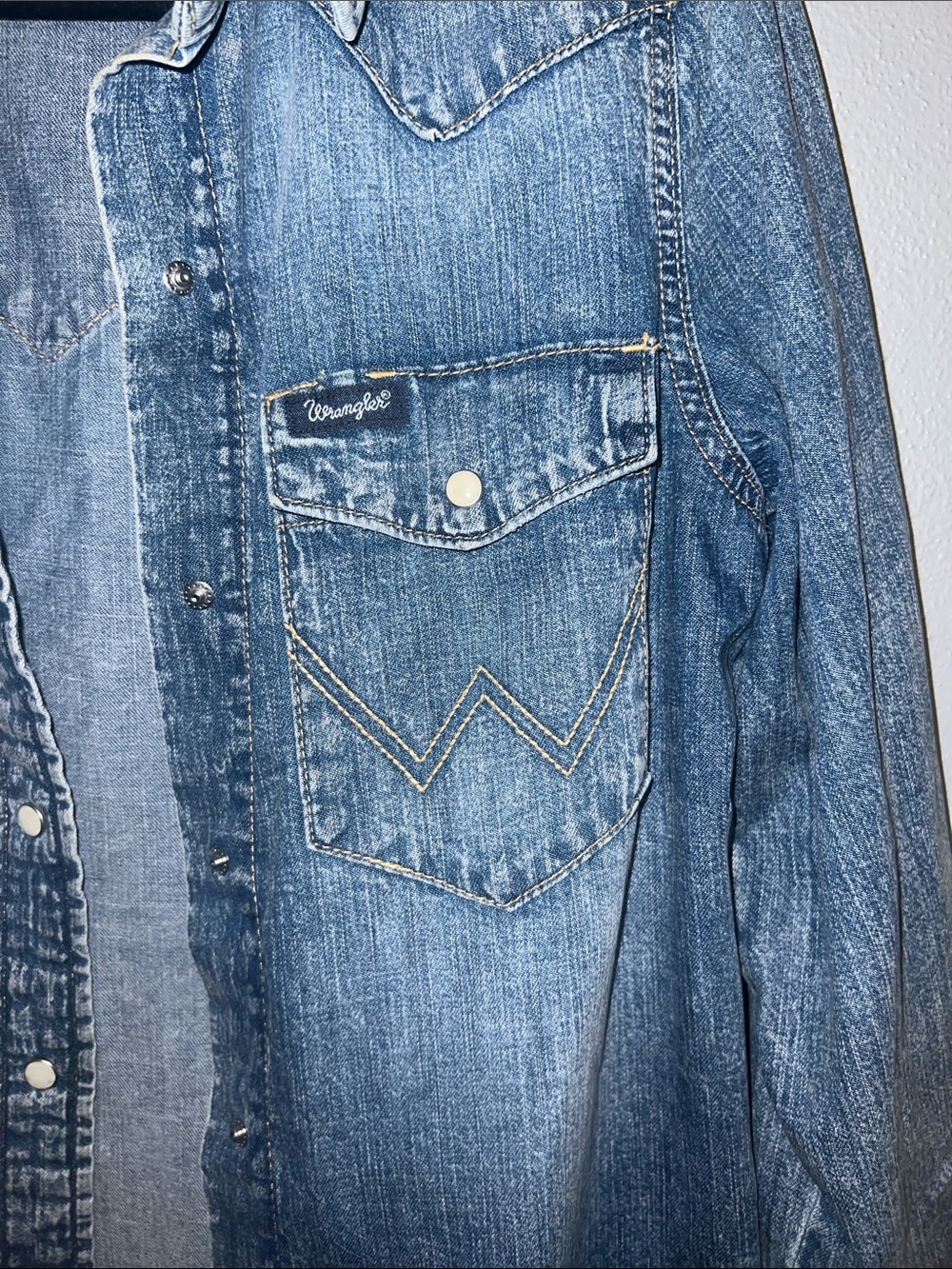 Wrangler Women's Blue Denim Shirt Jacket - Picture 4 of 10